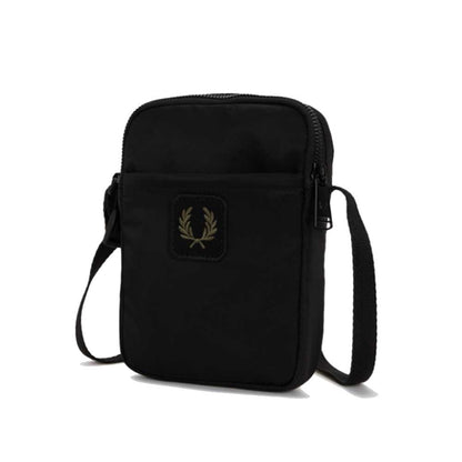 フレッドペリーバッグFREDPERRYCRINKLENLYONSMALLSIDEBagL3341(102:BLACK)ショルダーボディバッグサイドバッグ