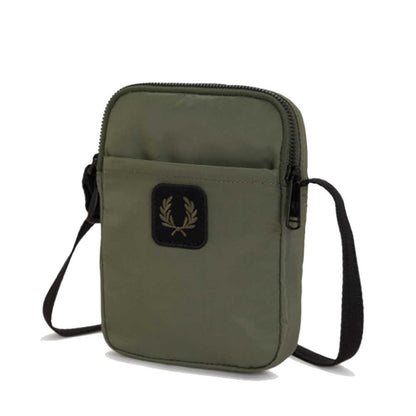 フレッドペリーバッグFREDPERRYCRINKLENLYONSMALLSIDEBagL3341(X21:LRLWRTHGREEN)ショルダーボディバッグサイドバッグ