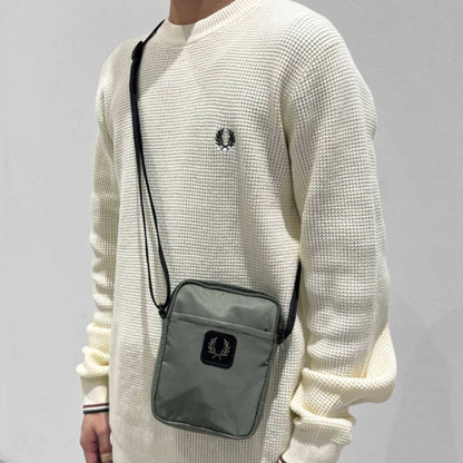フレッドペリーバッグFREDPERRYCRINKLENLYONSMALLSIDEBagL3341(X21:LRLWRTHGREEN)ショルダーボディバッグサイドバッグ