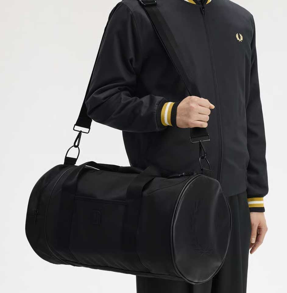 フレッドペリーバッグFREDPERRYBlackCanvasLargeBarrelBagL3343102（BLACK）ラージサイズバレルバッグドラムバッグボストンバッグ