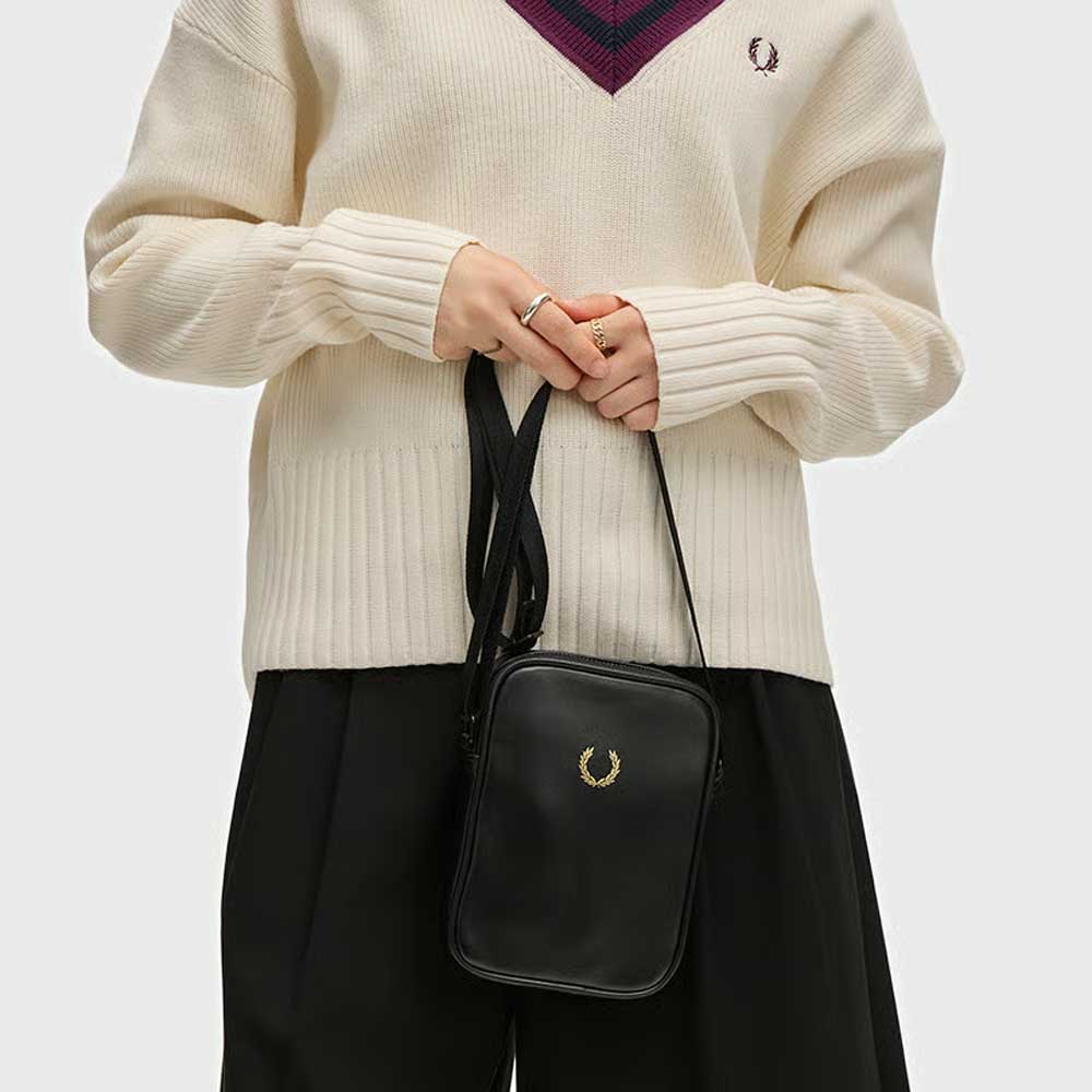 フレッドペリーバッグFREDPERRYSMOOTHLEATHERSMALLSIDEBAGL3348(102:BLACK)ショルダーボディバッグサイドバッグ