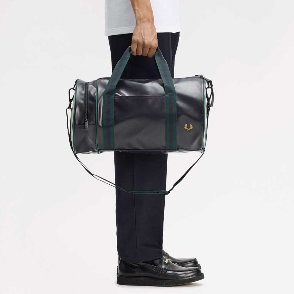 フレッドペリーバッグFREDPERRYCLASSICBARRELBAGL725583A（NAVY/GRASSROOTS）バレルバッグドラムバッグボストンバッグ