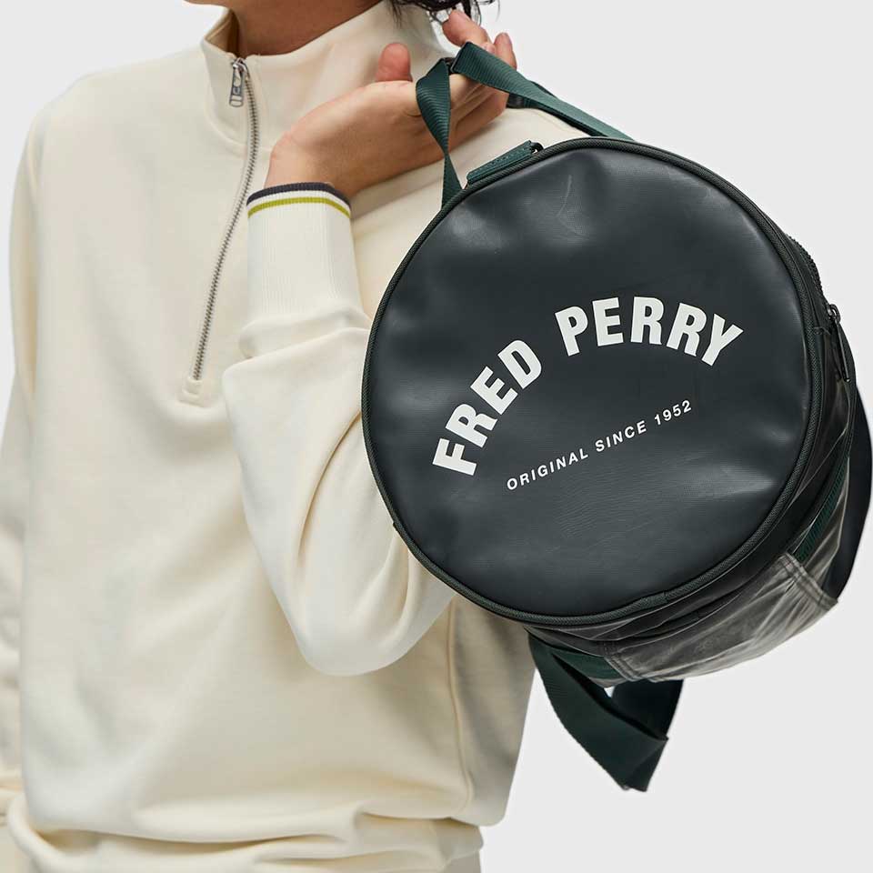 フレッドペリーバッグFREDPERRYTonalClassicBarrelBagL7260Q20（NIGHTGREEN）バレルバッグドラムバッグボストンバッグ