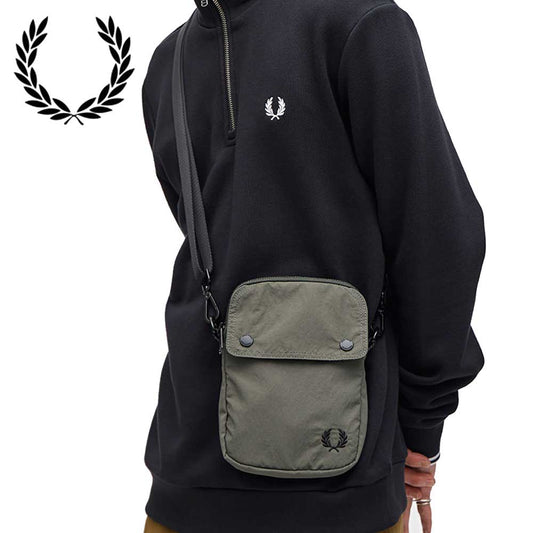 フレッドペリーバッグFREDPERRYCrinkleNylonSideBagL8283638（FIELDGREEN）ショルダーボディバッグサイドバッグポシェット