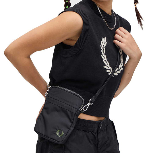 フレッドペリーバッグFREDPERRYNylonTwinTippedSmallBagL8290102（BLACK）ショルダーボディバッグサイドバッグポシェット