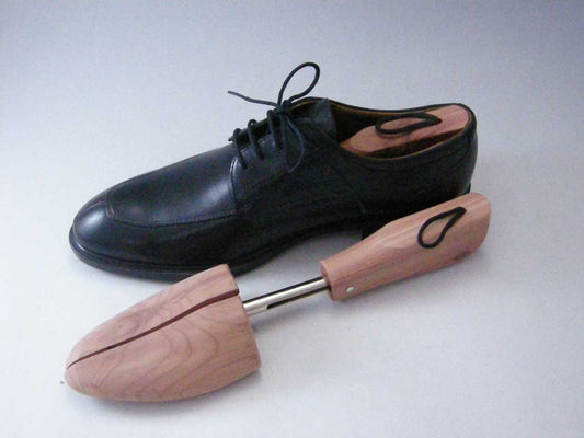 バネ式シュートリー（天然シダーウッド） MARKEN メンズ用 アロマティックシダーキーパー靴 シューズ
