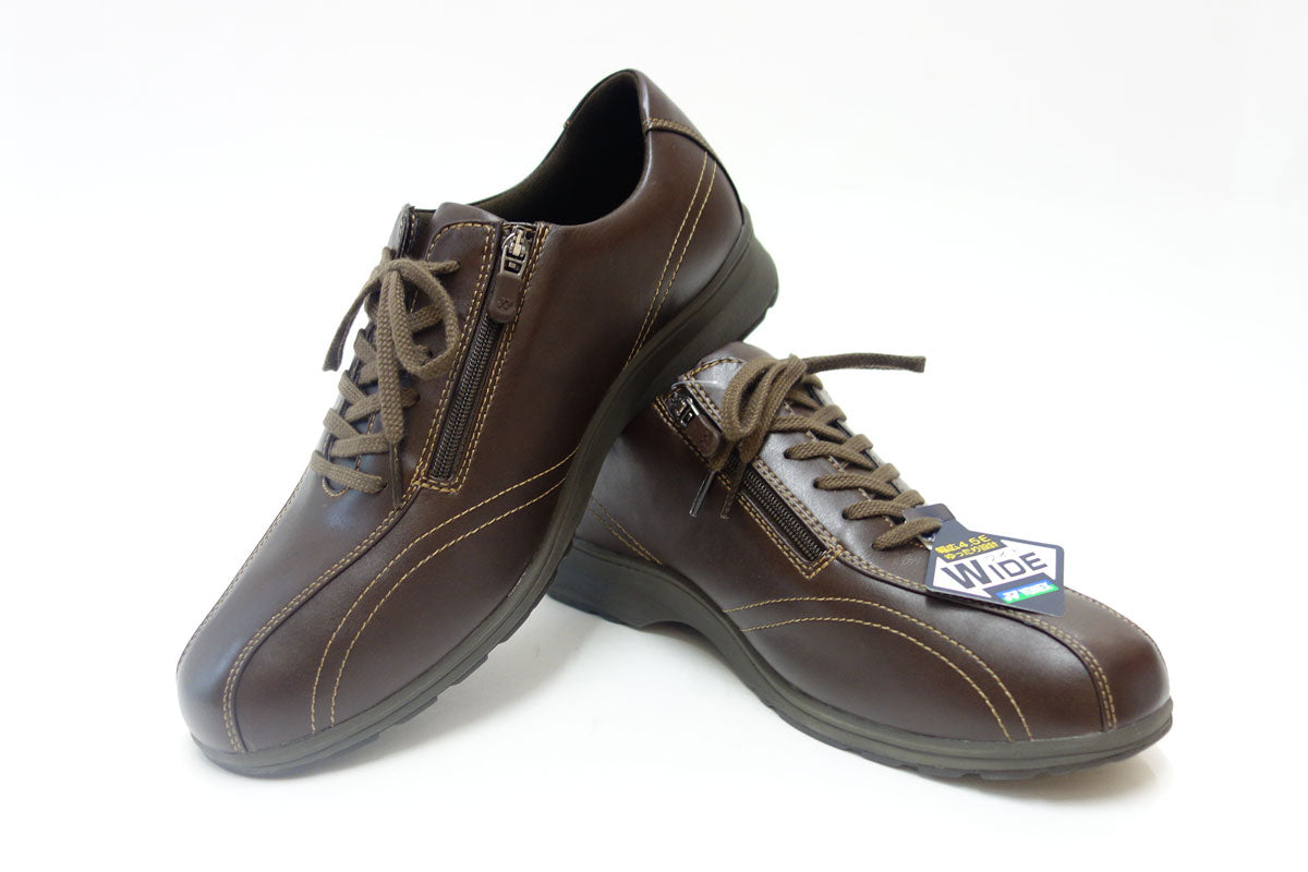 4.5Eのワイド幅＆ハイパーライトソールで超軽量 ストレッチ素材で足に