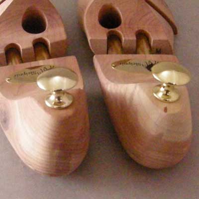 天然シダーウッドの香り高いバネ式シュートリー Sleipnir スレイプニル シュートリー ヨーロピアンモデル 靴 シューズ