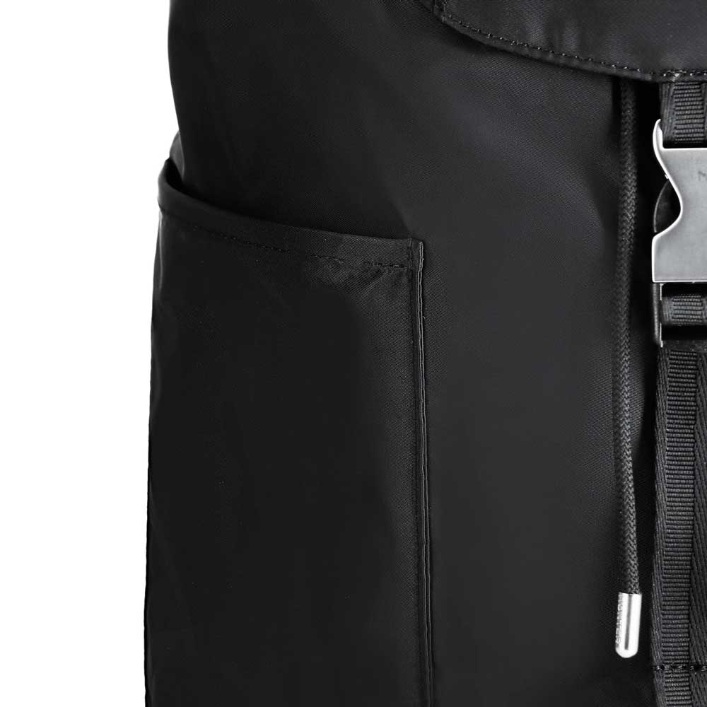 美品 パンダーニ Pandani 防水バックパック ブラック 美品 パンダーニ Pandani 防水バックパック ブラック