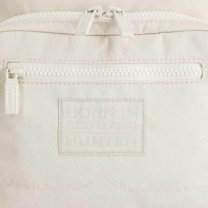 ハンターHUNTERUBB5551KBMナイロンパイオニアミディアムトップクリップバックパックカラー：ソフトサンド/シェイデッドホワイトリュックデイパック