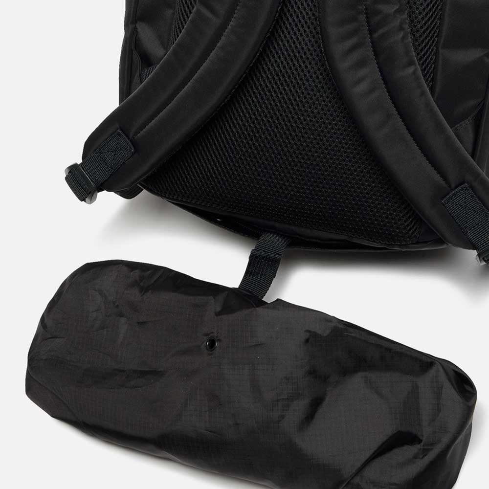 エーグルAIGLEZNHBN02アーバンバックパック16Lカラー：ノワール(001)リュックデイパック