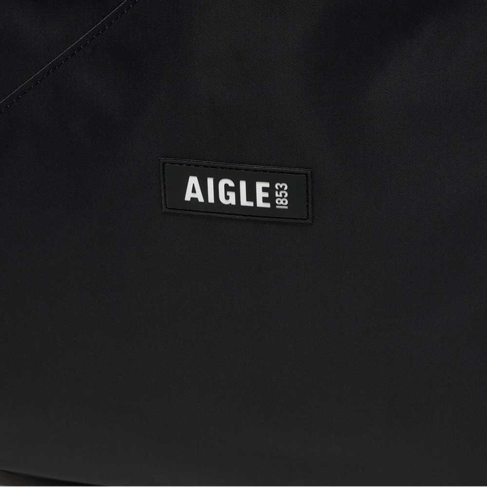 エーグルAIGLEZNHBN06アーバンショルダーバッグ10Lカラー：ノワール(001)リサイクルナイロV字型バッグ
