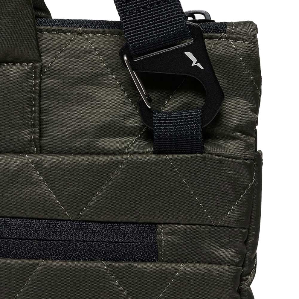 エーグルAIGLEZNHBN13キルティング2wayショルダーバッグ4Lカラー：アボカ(002)リサイクルナイロントートバッグポーチ付き