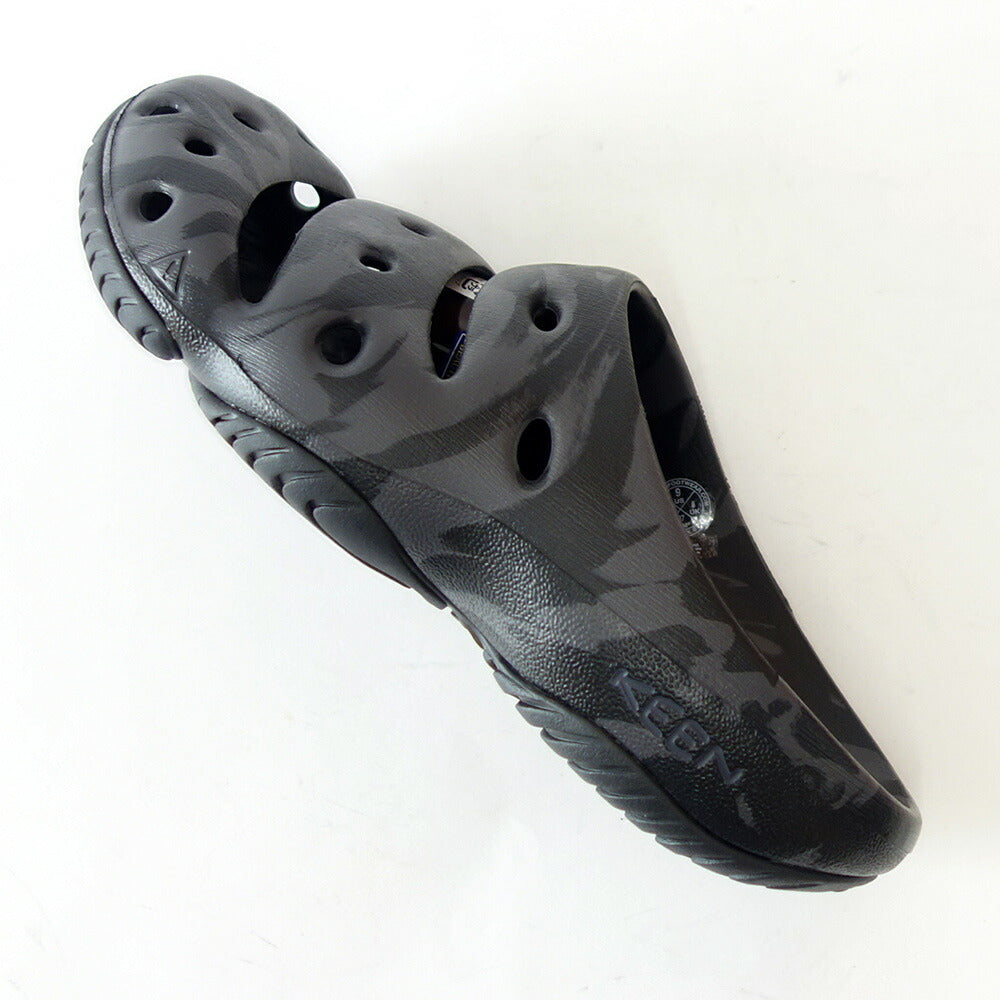 KEENキーンYogui1028525（メンズ）ヨギカラー：BlackMarbleサボウォーターサンダルアフタースポーツシューズオフィスシューズガーデニングシューズキャンプシューズ「靴」