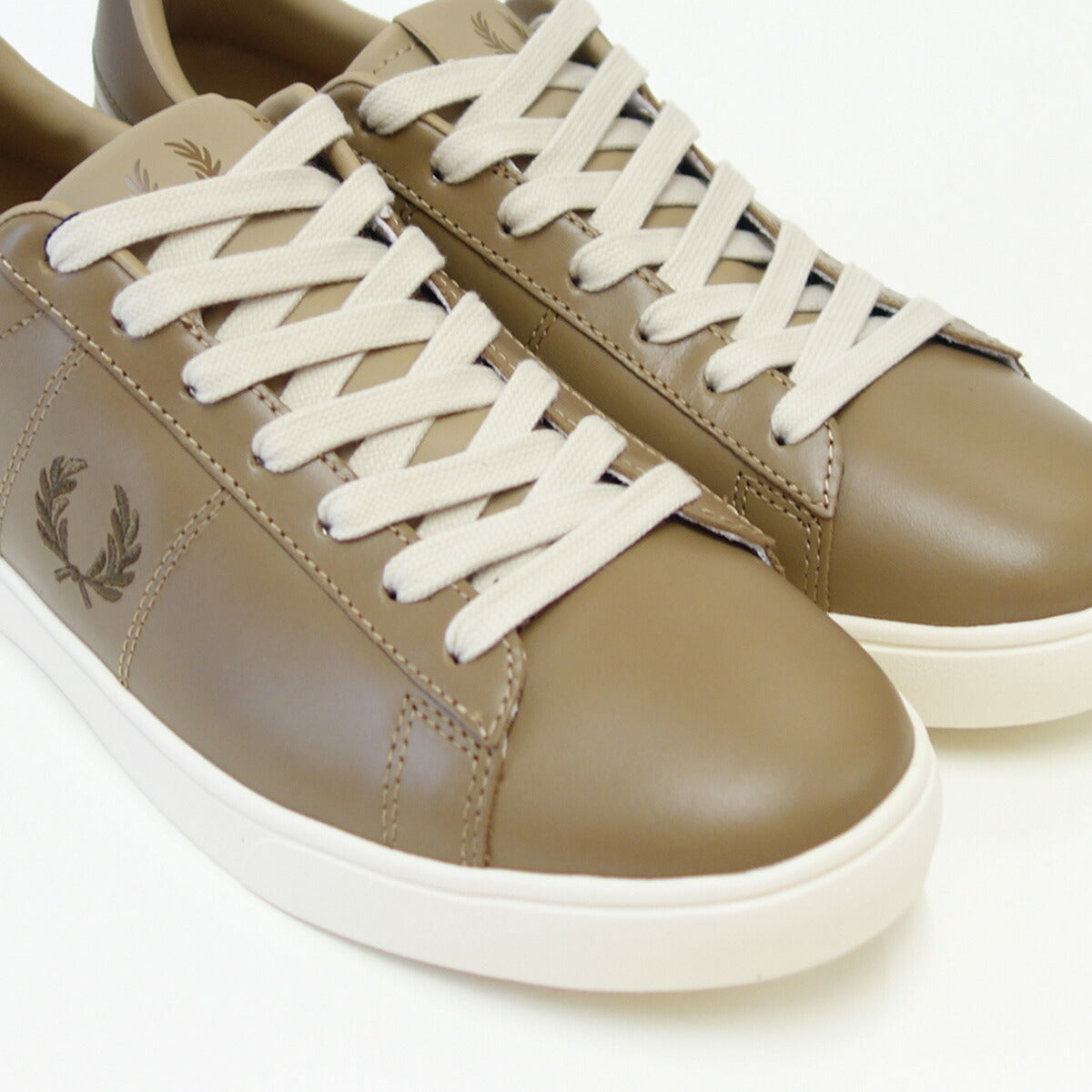 FREDPERRYフレッドペリーB4334V58（ユニセックス）SPENCERLEATHER（スペンサーレザー）カラー：WRMSTN/SHDESTN天然皮革のローカットスニーカー