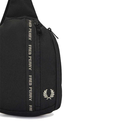 FREDPERRYフレッドペリーFredPerryTapedSlingBagL7294v67（BLACK/WARMGREY）スリングボディバックメッセンジャーバッグ